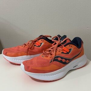 Women’s Saucony Guide 15 Salmon Running Shoe US size 10.5